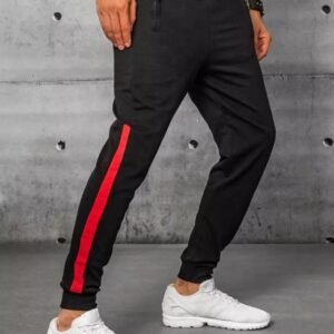 Štýlové tepláky v čiernom prevedení