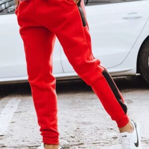 Červené tepláky s kontrastnými pruhmi