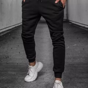 Štýlové tepláky v čiernej farbe