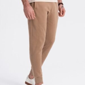 Hnedé tepláky s trendy prešívaním V2 PABS-0173