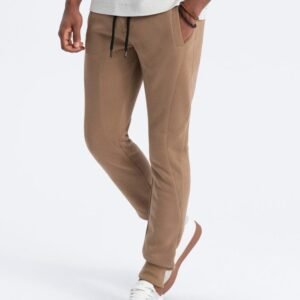 Hnedé tepláky so zaujímavým prešívaním P867