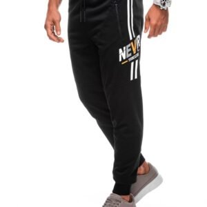 Čierne športové tepláky s trendy nápisom P1498